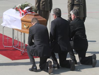 DONALD TUSK - Poland Russıa Plane Crash Ryszard Kaczorowskı