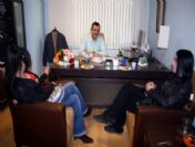Travestilerden İha'ya Özür Ziyareti