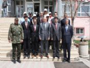 Ağrı Valisi Veda Turuna Çıktı