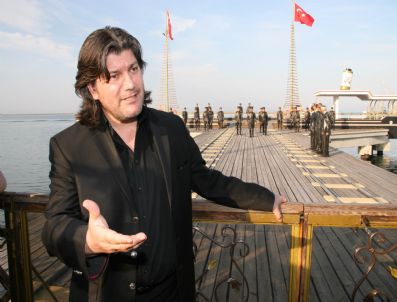 AHMET ŞAFAK - Ahmet Şafak'tan Sanatçılara 'Çıkarcı' Suçlaması