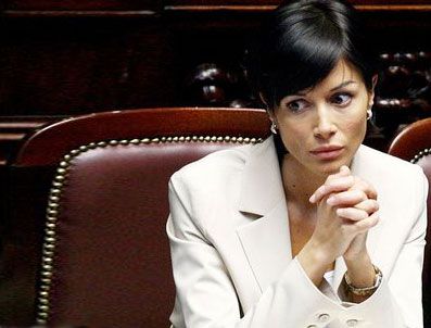 ORHAN PAMUK - Carfagna'dan Emine Erdoğan'a zirve teklifi