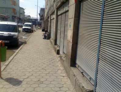 DEMOKRATIK TOPLUM PARTISI - Diyadin'de Esnaf Kepenk Kapattı