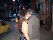 Müsteşar Ünsal öpüşürken yakalandı