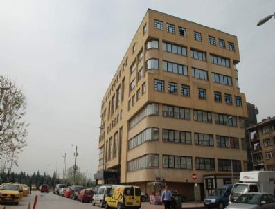 Sedaş'a Ait Yamuk Bina Kendi Haline Terk Edildi