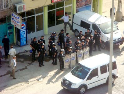 DIYARBAKıR DEVLET HASTANESI - Silopi'de Aşiret Kavgası: 4 Yaralı