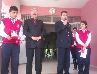 Başarılı Öğrencilere Ödül Verildi
