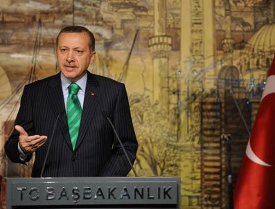 Başbakan Erdoğan edebiyatçılarla buluştu