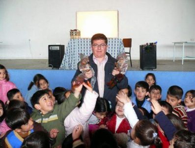 Erciş'te İlköğretim Okulu Öğrencilerine Hacivat Karagöz Oyunu