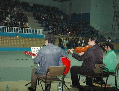 Hakkari'de İlk Kez Özgün Müzik Konseri Düzenlendi