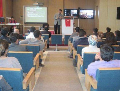 MUSTAFA AKGÜL - Hakkari'de İnternet Haftası Etkinlikleri