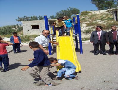 OSMAN YENIDOĞAN - Mut'ta 10 Köye Çocuk Parkı
