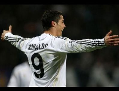 ROONEY - Ronaldo : Capello ile çalışmak onure edici