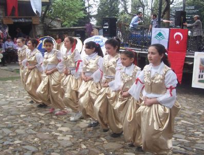 MEHMET YAPıCı - Tarihi Osmanlı Köyü'nde Turizm Coşkusu