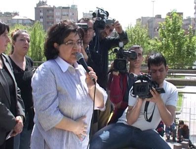 EMINE AYNA - Baydemir'den sonra Emine Ayna'da ağzını bozdu