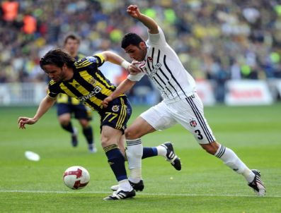 FABIAN ERNST - Derbide Gökhan Gönül'den oynadı