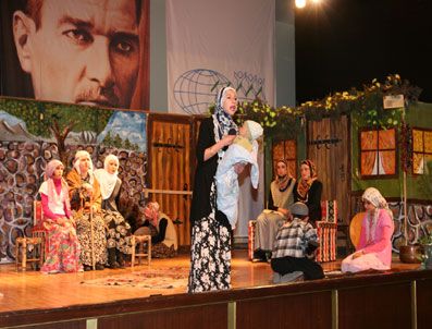 KAN DAVASı - Esenyurt'tan Tiyatroya destek