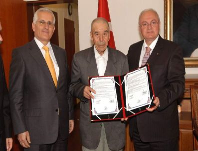 ABDULLAH ACAR - Huzurevinde Kalan Hayırseverden Eğitime Destek