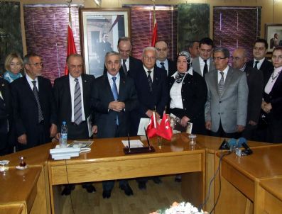 UMUT EVİ - Kanser Hastalarının Yakınları İçin Yapılacak Olan Umut Evi İnşaatının Protokolü İmzalandı