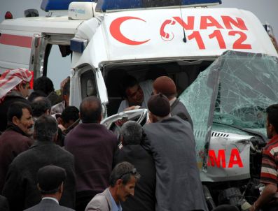 Van'da Trafik Kazası: 9 Yaralı