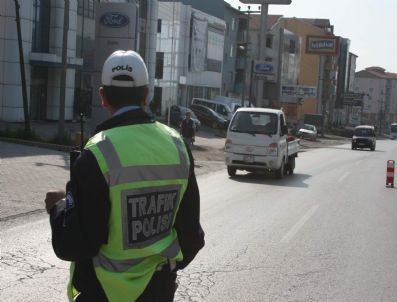 Bir Haftada 165 Sürücüye Toplam 23 Bin 466 Tl Para Cezası