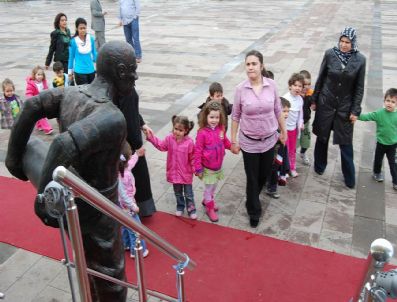 Minikler Müze Tır'ı Gezdiler