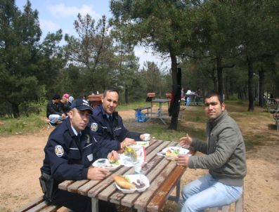 Polisle Vatandaş Piknikte Buluştu