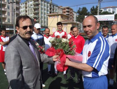 ZIHNI ŞAHIN - Sedat Gezer Ve İsmail Kurt Anısına Futbol Turnuvası