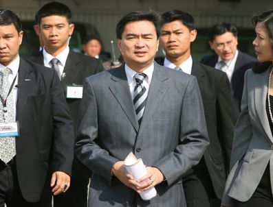 Thaıland Polıtıcs Abhısıt