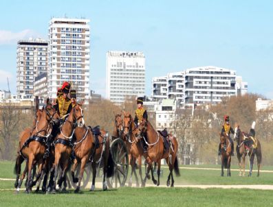 HYDE PARK - Brıtaın Kıngs Troop Royal Artıllery Queen Bırthday