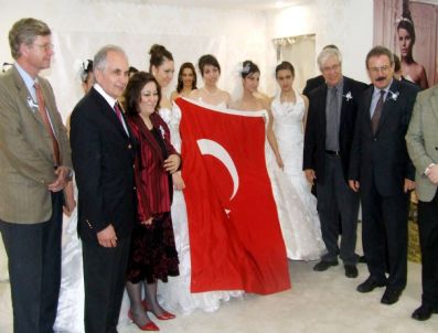 MARC PİERİNİ - Liseli Mankenler, Ab Heyetini Büyüledi