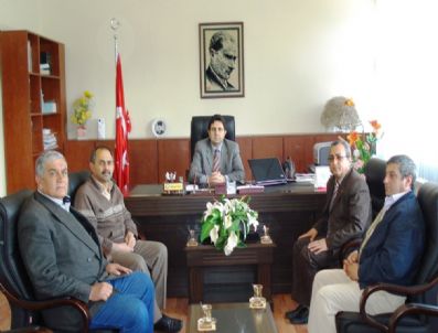 ADEM USLU - Sarıgöl Kızılay Yönetiminden Kaymakam Uslu'ya Ziyaret