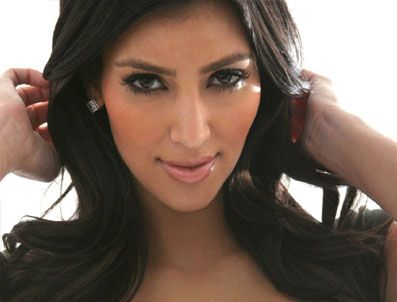 OLIVER - Yok artık! Kim Kardashian resimli Xbox 360
