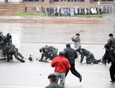 KURMANBEK BAKIYEV - Ahıska Türkleri'nden Kırgızistan'a tepki