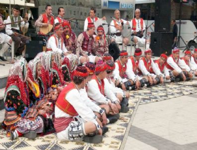 NIHAT NALBANT - Ayvalık'ta 'Barana' Folkloru İlgiyle İzlendi