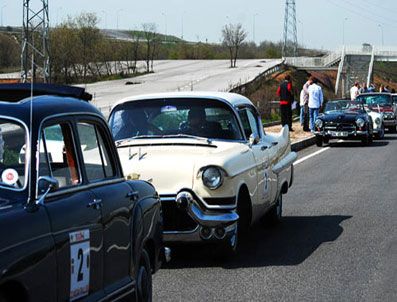 NERMIN BEZMEN - Klasik otomobiller 24 Nisan'da yarışacak