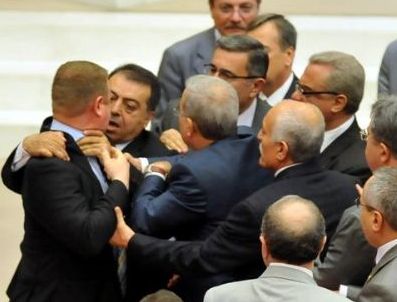 NURI USLU - Meclis'te tansiyon yine yükseldi