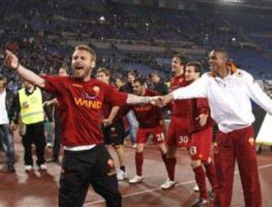 SERİE A TAKIMLARI - Roma yenildi ama finale çıktı!
