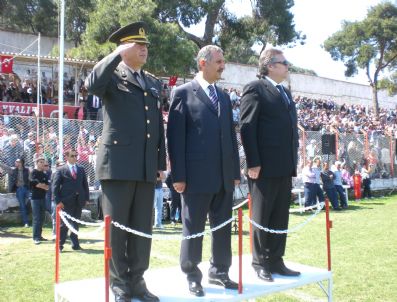 NIHAT NALBANT - Ayvalık'ta 23 Nisan Ulusal Egemenlik Ve Çocuk Bayramı