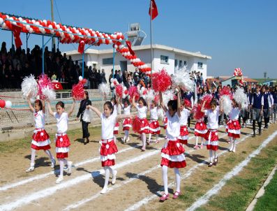 MEHMET GÜNEŞ - Eşme'de 23 Nisan Ulusal Egemenlik Ve Çocuk Bayramı Coşkusu