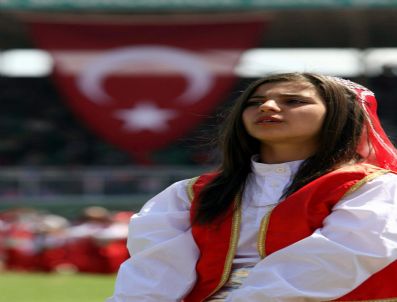 İBRAHIM ÇIÇEK - Konya'da 23 Nisan Coşkusu