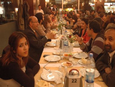 ZEKİ ALASYA - Nene Hatun Filmi Ekibine Moral Yemeği