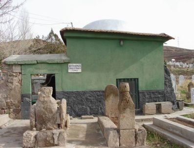 NEVZAT PALTA - Aksaray Belediyesi'nden Türbelere Bakım Projesi