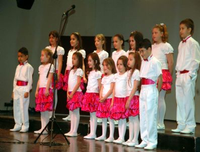 Akü'de Çocuk Korosu Şenliği