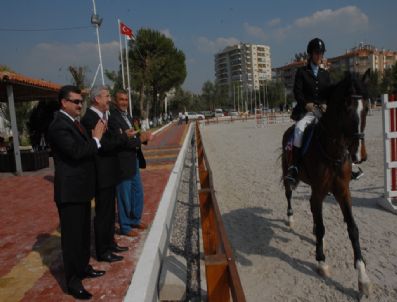 ŞENOL BOZACıOĞLU - Atlıspor Kulübü'nde 23 Nisan Yarışları Yapıldı