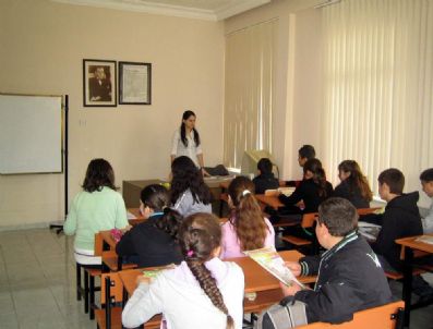 BALıKESIR BELEDIYESI - Balıkesir Kent Konseyi Öğrencileri Orta Öğretim Sınavına Hazırlıyor