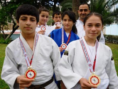Büyükşehir'in 'Yıldızı' Parlıyor