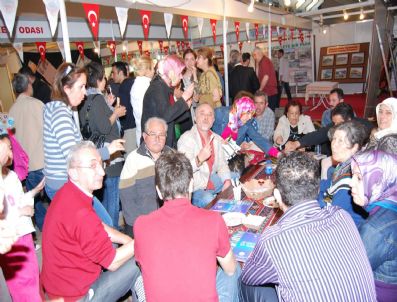 ALI GÖZEN - Turhal Standına Yoğun İlgi