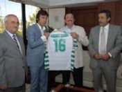 12 yıllık fırıncı rekabet edebilmek için ekmeğin içine altın koyuyor