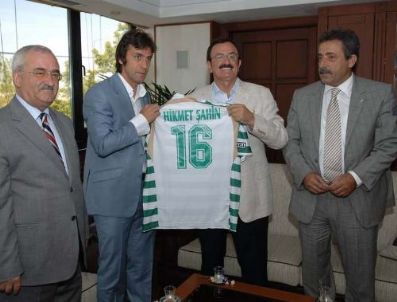 12 yıllık fırıncı rekabet edebilmek için ekmeğin içine altın koyuyor