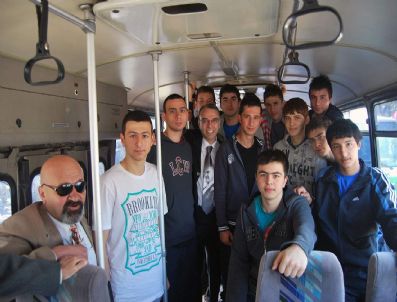 ANKARA BAROSU - Başkan Çimenoğlu, Voleybolcuları Uğurladı